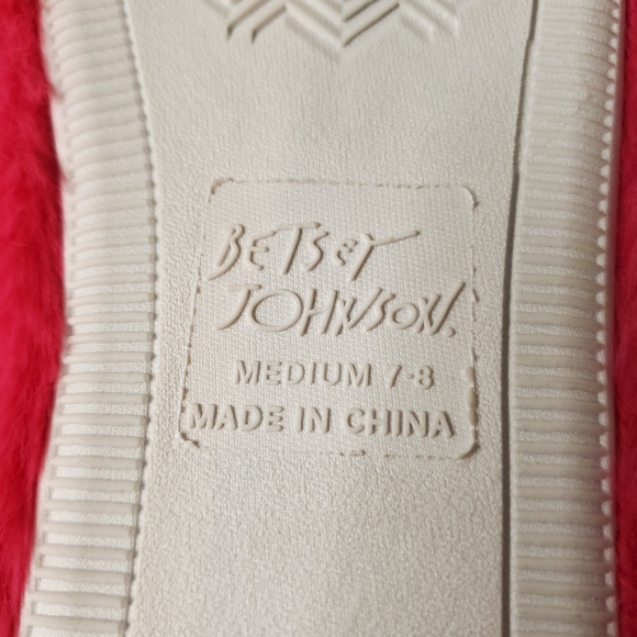 Betsey Johnson Faux Fur Slippers Scuffs *FIRM* - Picture 8 of 10